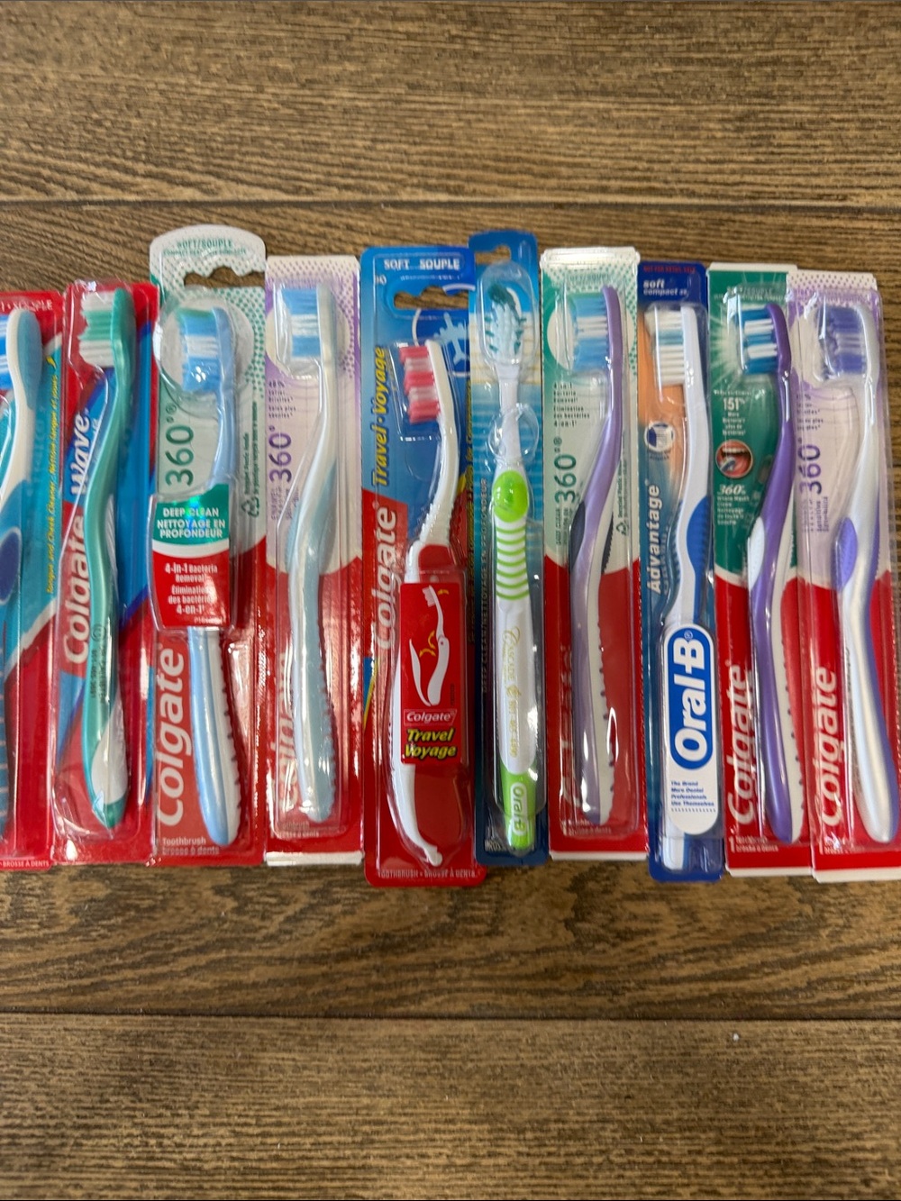10 Colgate & Oral-B Toothbrush Lot - Red, White, Blue Soft and Extra Soft